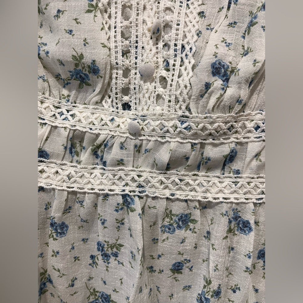 NWT Blu Pepper White Floral Women's Top - Picture 4 of 7